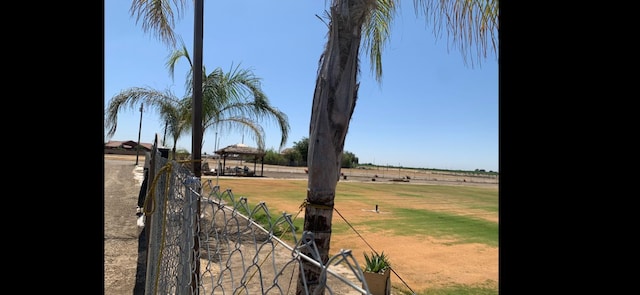 70 E Harlan Ave, Laton, CA 93242