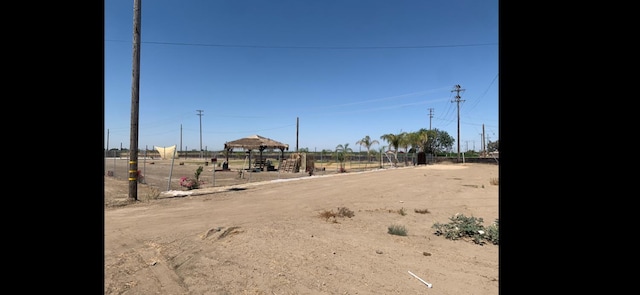 70 E Harlan Ave, Laton, CA 93242