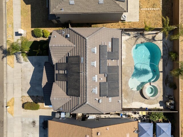 376 S Knox St, Madera, CA 93638 - aerial view of a pool