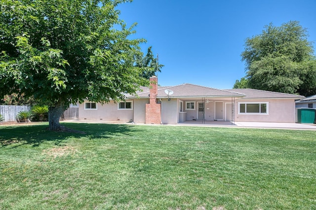 1445 W Ellery Way, Fresno, CA 93711 - back of property with a patio area, stucco siding, a chimney, and a ceiling fan
