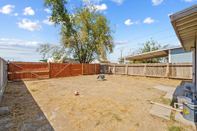 124 E 4th St, Hanford, CA 93230 - view of fenced backyard