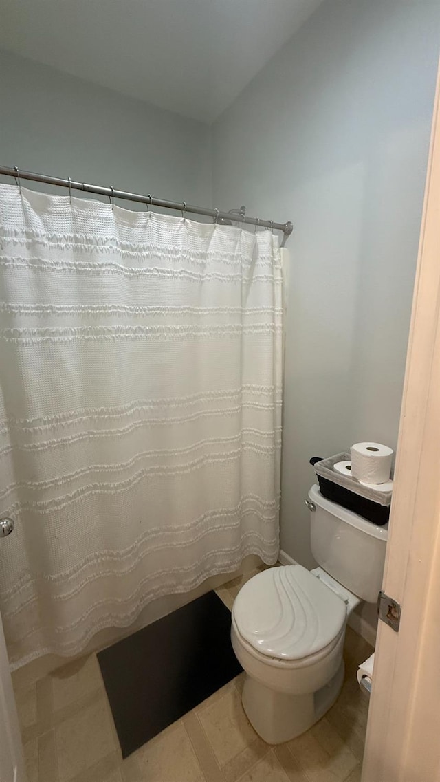 5335 E Hoxie Ave, Fresno, CA 93725 - full bathroom featuring curtained shower