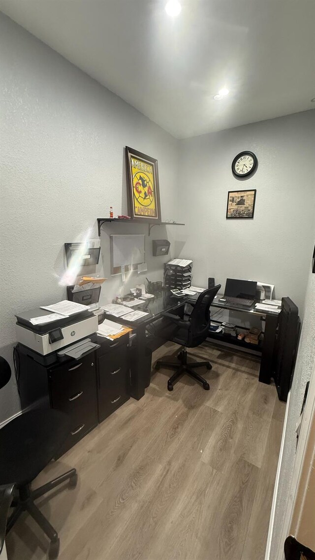 5335 E Hoxie Ave, Fresno, CA 93725 - office area featuring light wood-style flooring and recessed lighting