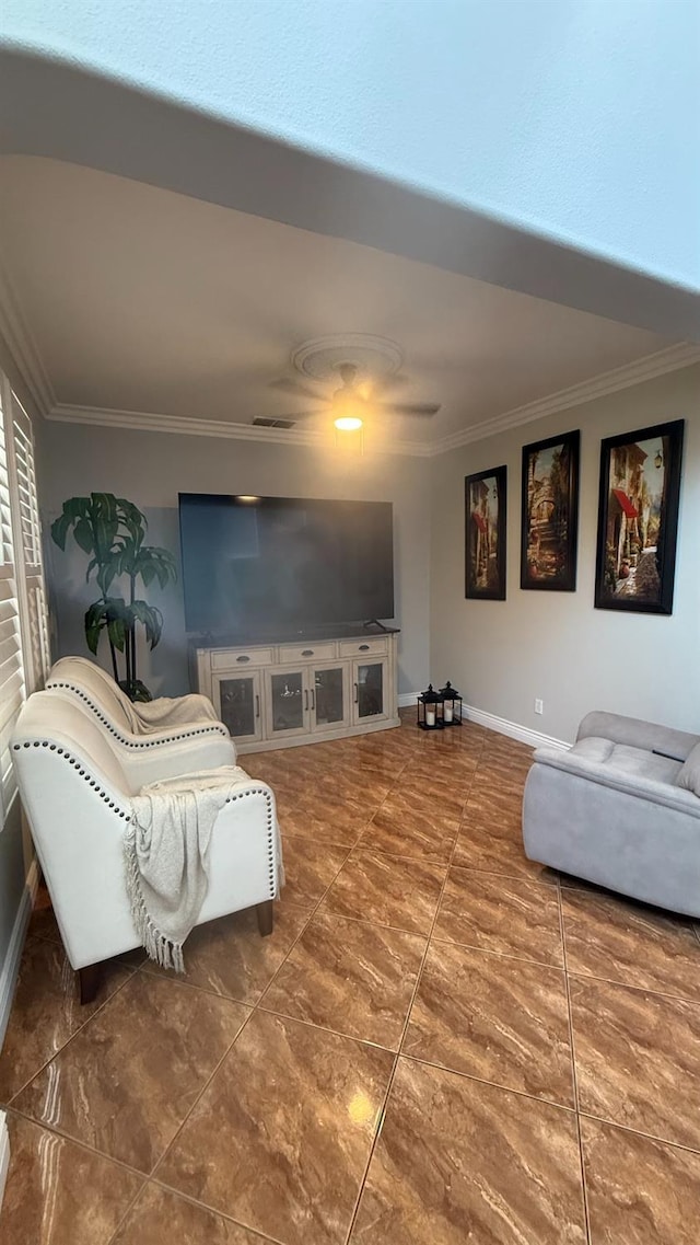 5335 E Hoxie Ave, Fresno, CA 93725 - living room with crown molding