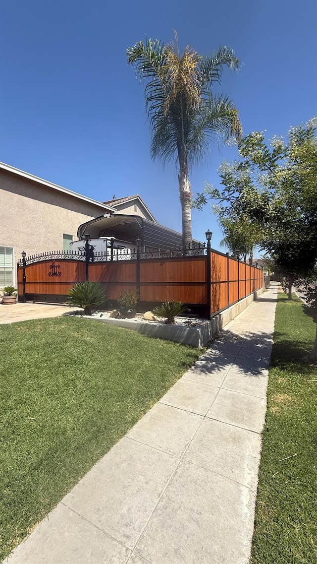 5335 E Hoxie Ave, Fresno, CA 93725 - view of fenced yard