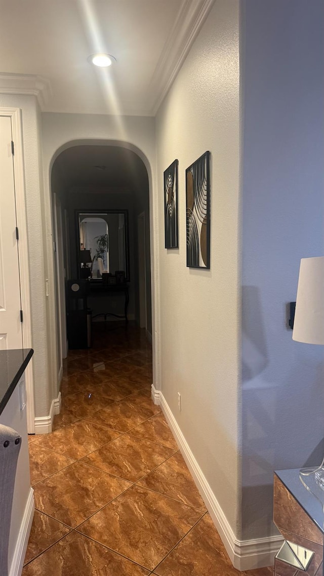 5335 E Hoxie Ave, Fresno, CA 93725 - hallway with arched walkways and ornamental molding