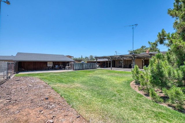 5400 Amber Ave, Clovis, CA 93619 - view of yard with a patio area