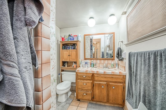 5400 Amber Ave, Clovis, CA 93619 - full bath with vanity, tile patterned floors, and backsplash