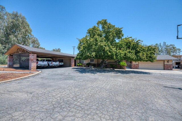 5400 Amber Ave, Clovis, CA 93619 - view of front of house with brick siding