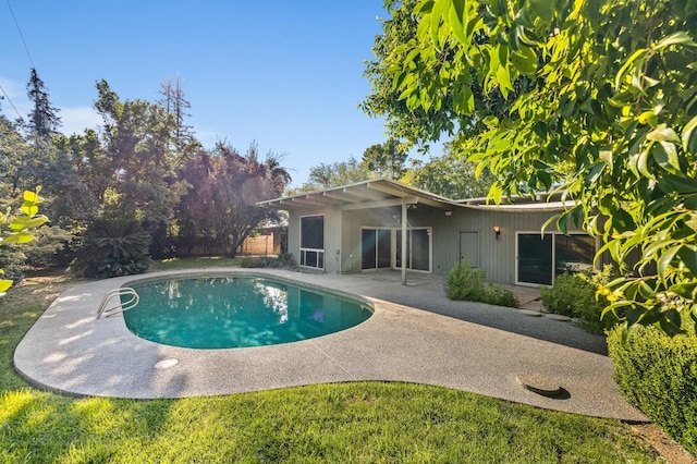 1095 W San Ramon Ave, Fresno, CA 93711 - outdoor pool featuring a patio area