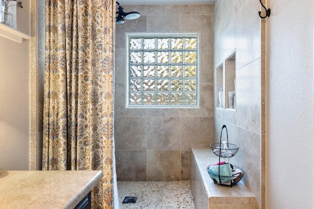 36443 Fender Ave, Madera, CA 93636 - full bath with tiled shower and vanity