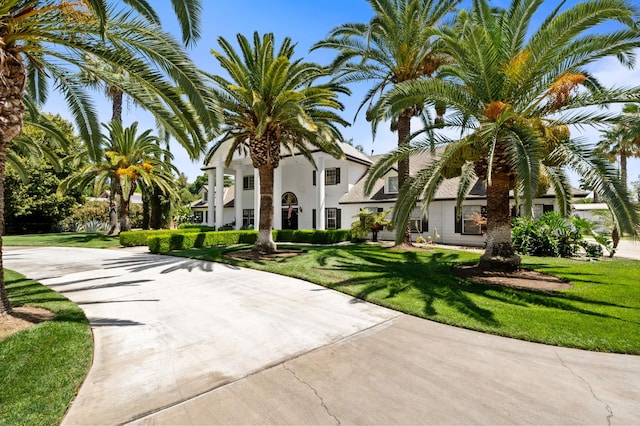 7207 E Bremer Ave, Fresno, CA 93737 - view of front of house featuring a front yard