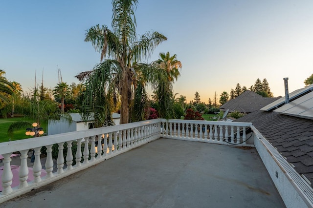 7207 E Bremer Ave, Fresno, CA 93737 - view of patio terrace at dusk