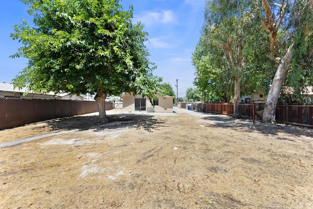 4014 E Olive Ave, Fresno, CA 93702 - view of yard