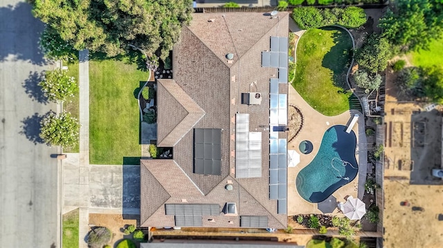 6658 N Thorne Ave, Fresno, CA 93711 - view from above of property with a pool area