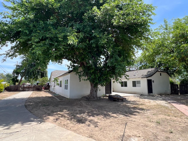 7013 N Maroa Ave, Pinedale, CA 93650 - view of front of house with stucco siding