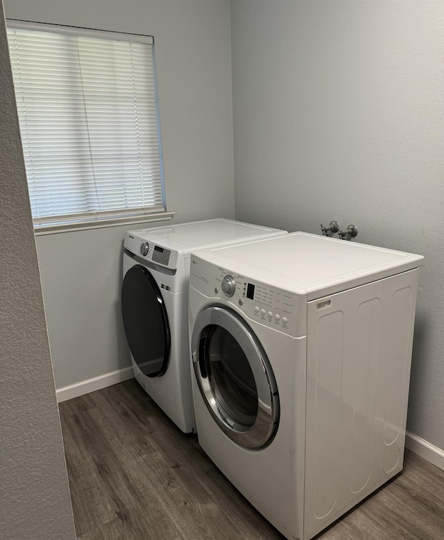 1723 Locust Ave, Clovis, CA 93611 - laundry area featuring independent washer and dryer and dark wood-style flooring