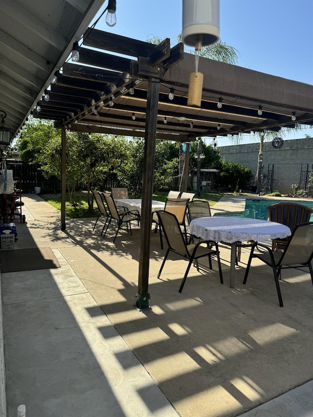1723 Locust Ave, Clovis, CA 93611 - fenced backyard with outdoor dining area and a patio