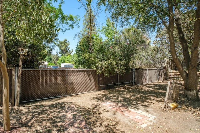 8298 N Calaveras St, Fresno, CA 93711 - view of gate