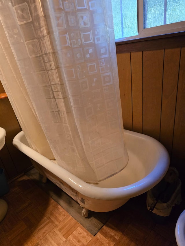 83703 Hazel, Wilsonia, CA 93633 - full bathroom with toilet and shower / bath combination with curtain