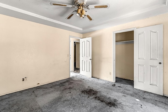 1401 S Villa Ave, Fresno, CA 93727 - unfurnished bedroom featuring carpet, ceiling fan, and a closet