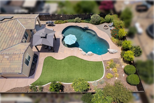 3143 Celeste Ave, Clovis, CA 93619 - view of pool with a fenced backyard and a patio area