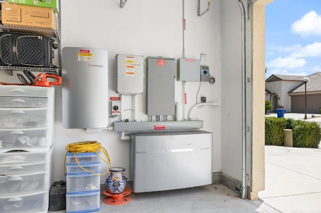 3143 Celeste Ave, Clovis, CA 93619 - utility room featuring a garage