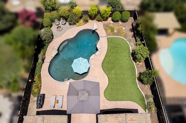 3143 Celeste Ave, Clovis, CA 93619 - bird's eye view of a pool