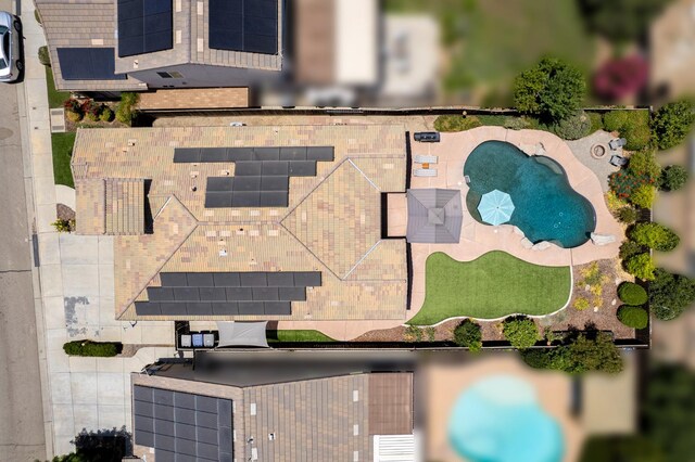 3143 Celeste Ave, Clovis, CA 93619 - bird's eye view of a pool