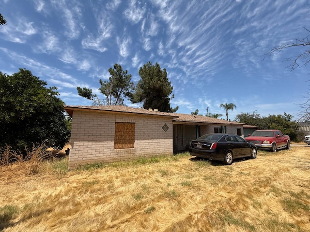 5561 E Indianapolis Ave, Fresno, CA 93727 - view of front of house with brick siding