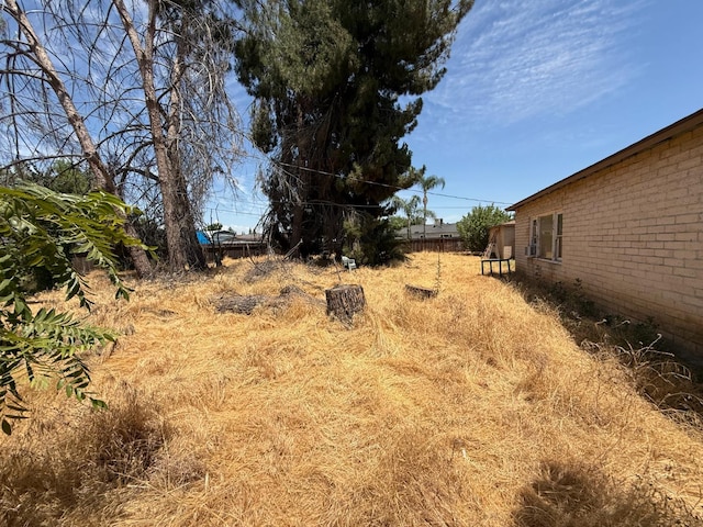 5561 E Indianapolis Ave, Fresno, CA 93727 - view of yard