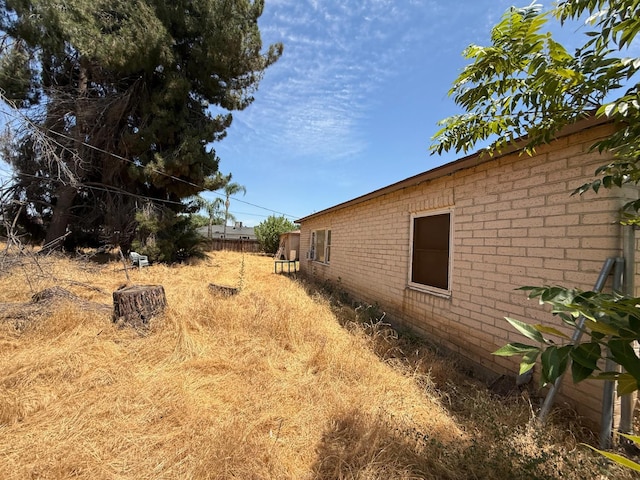 5561 E Indianapolis Ave, Fresno, CA 93727 - view of yard