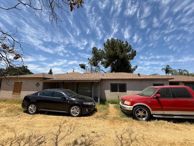 5561 E Indianapolis Ave, Fresno, CA 93727 - view of front of home with brick siding