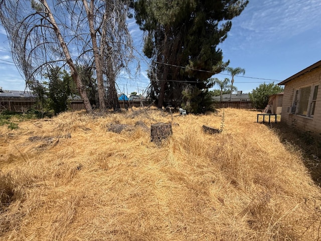 5561 E Indianapolis Ave, Fresno, CA 93727 - view of yard