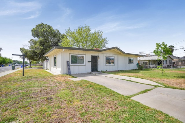 1016 N White, Hanford, CA 93230 - single story home featuring concrete driveway