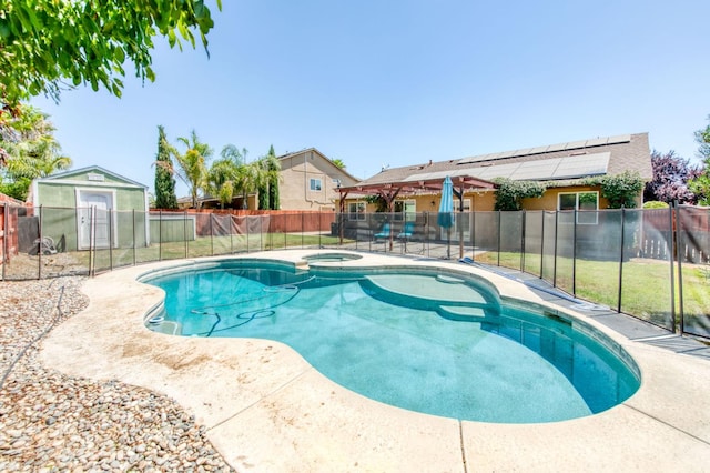 564 S Duke Ave, Fresno, CA 93727 - view of swimming pool with an in-ground hot tub, a fenced backyard, and a patio area