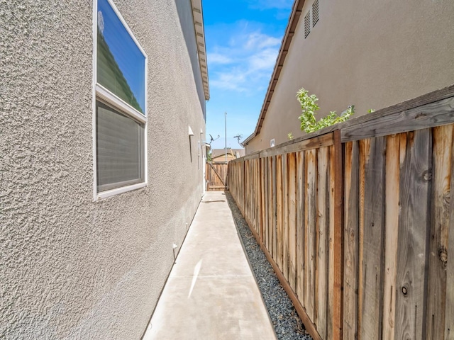 3807 N Pearwood Ave, Fresno, CA 93727 - view of side of home with stucco siding