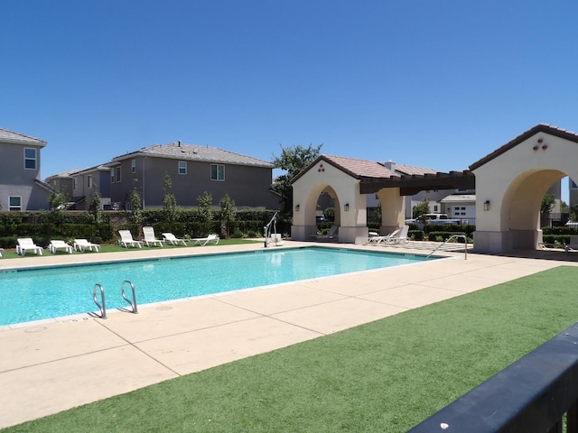 3725 Graystoke Way, Clovis, CA 93619 - community pool featuring a patio