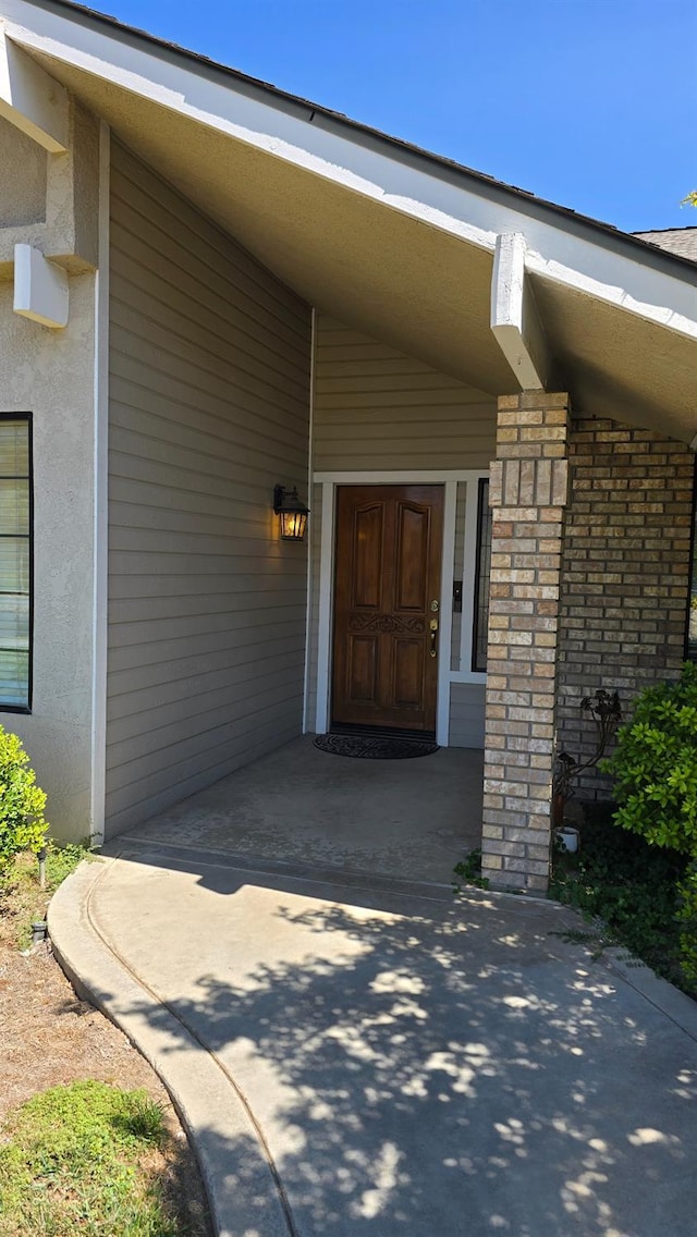 1386 E El Paso Ave, Fresno, CA 93720 - property entrance