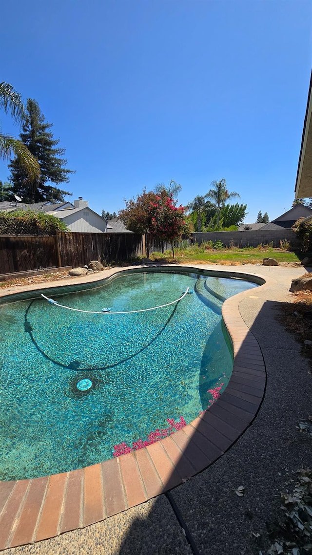 1386 E El Paso Ave, Fresno, CA 93720 - view of pool