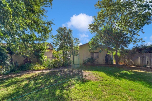 1649 W Menlo, Fresno, CA 93711 - view of yard