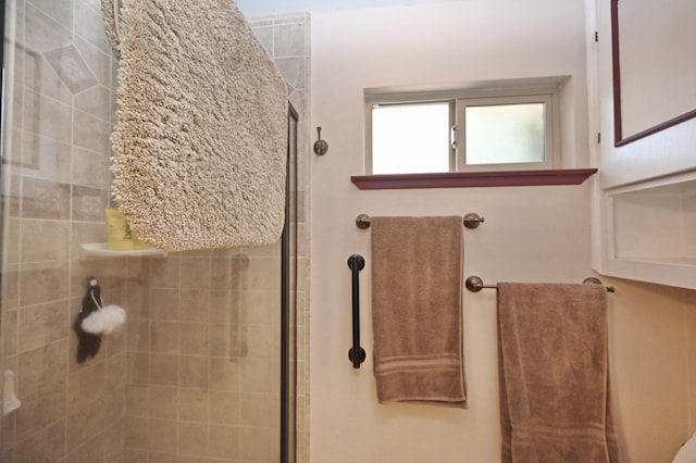 110 N Terry Ave, Clovis, CA 93612 - full bath featuring tiled shower