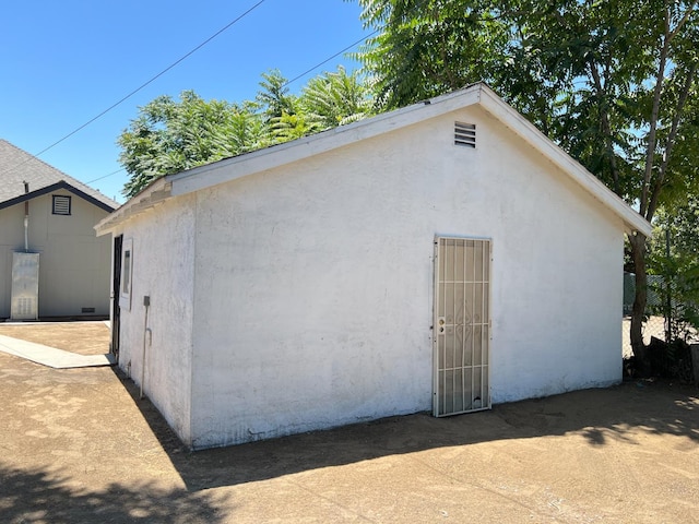 2405 E White Ave, Fresno, CA 93701 - view of garage