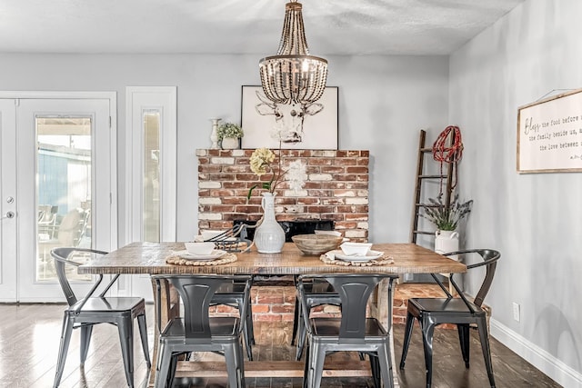 3377 N Bethel Ave, Sanger, CA 93657 - dining area with a chandelier and wood finished floors