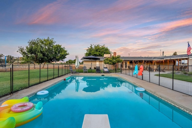 3377 N Bethel Ave, Sanger, CA 93657 - pool at dusk with a diving board