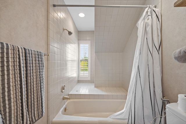 2734 W Bluff Ave, Fresno, CA 93711 - bathroom featuring shower / bathtub combination with curtain and toilet