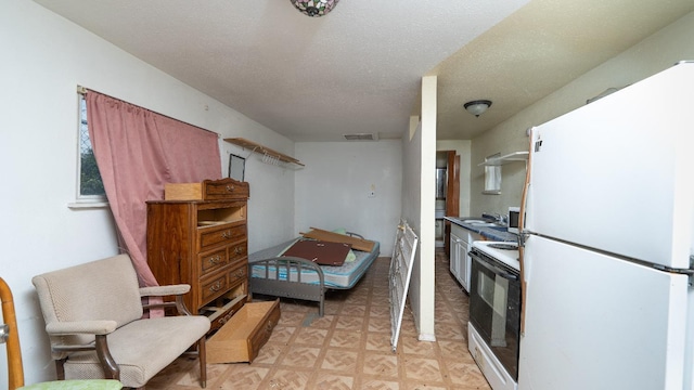 636 E Valley St, Coalinga, CA 93210 - photo 19