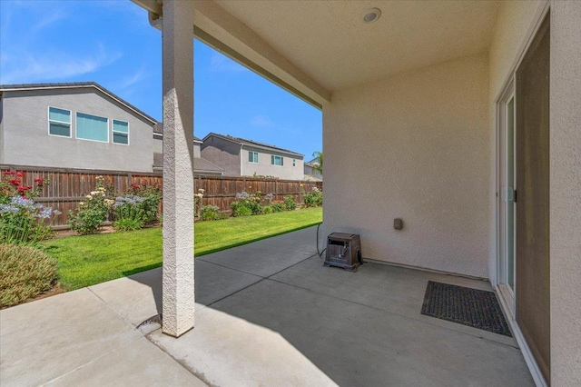 2062 N Osmun Ave, Clovis, CA 93619 - fenced backyard featuring a patio