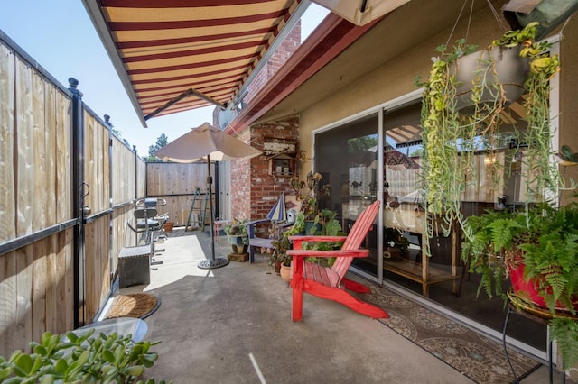 5090 N College Ave Unit 103, Fresno, CA 93704 - fenced backyard with a patio