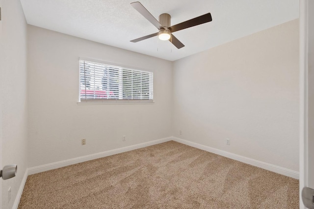 3012 W Santa Ana Ave, Fresno, CA 93722 - unfurnished room with carpet and a ceiling fan